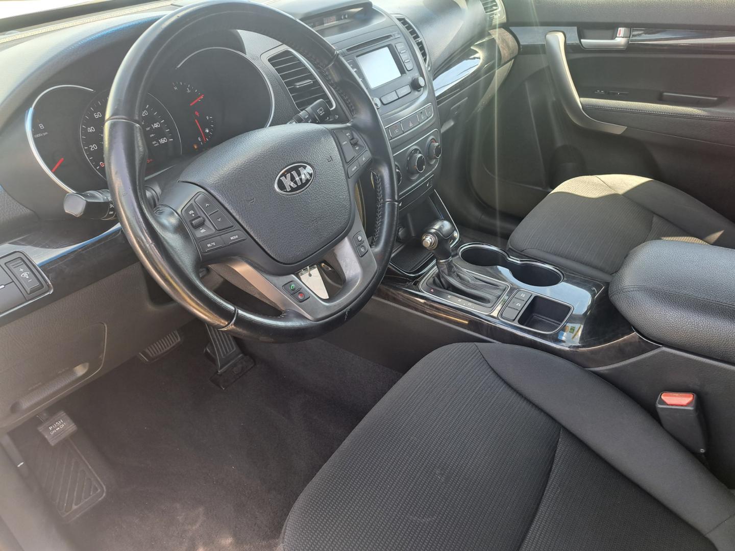 2014 White /BLACK Kia Sorento LX 2WD (5XYKT3A67EG) with an 2.4L L4 DOHC 16V engine, 6-Speed Automatic transmission, located at 1181 Aurora Rd, Melbourne, FL, 32935, (321) 241-1100, 28.132914, -80.639175 - Photo#4